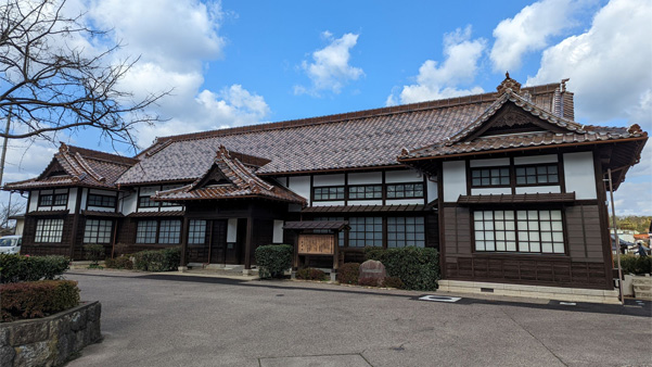 益田市立歴史文化交流館「れきしーな」